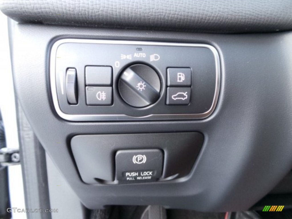 2015 Volvo XC60 T6 AWD Controls Photo #98313748