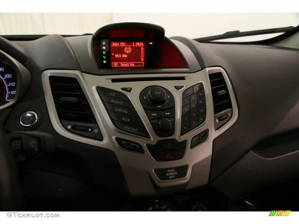 2011 Ford Fiesta SES Hatchback Controls Photo #98319768