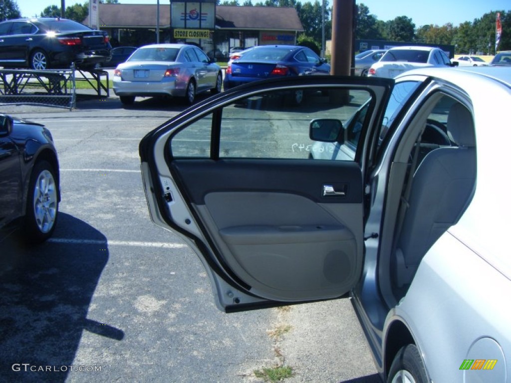 2011 Fusion SE V6 - Ingot Silver Metallic / Medium Light Stone photo #12