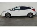 Oxford White - Focus SE Hatchback Photo No. 6