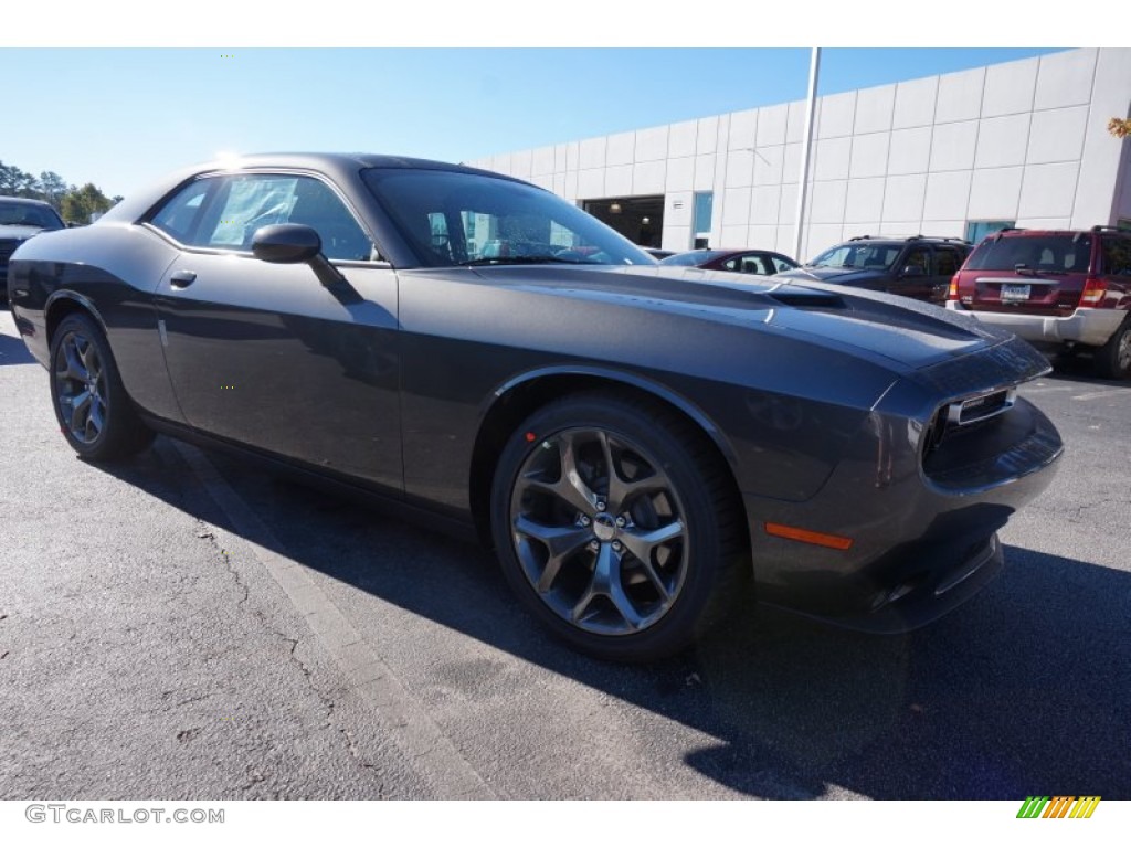 2015 Challenger SXT Plus - Granite Crystal Metallic / Black photo #4