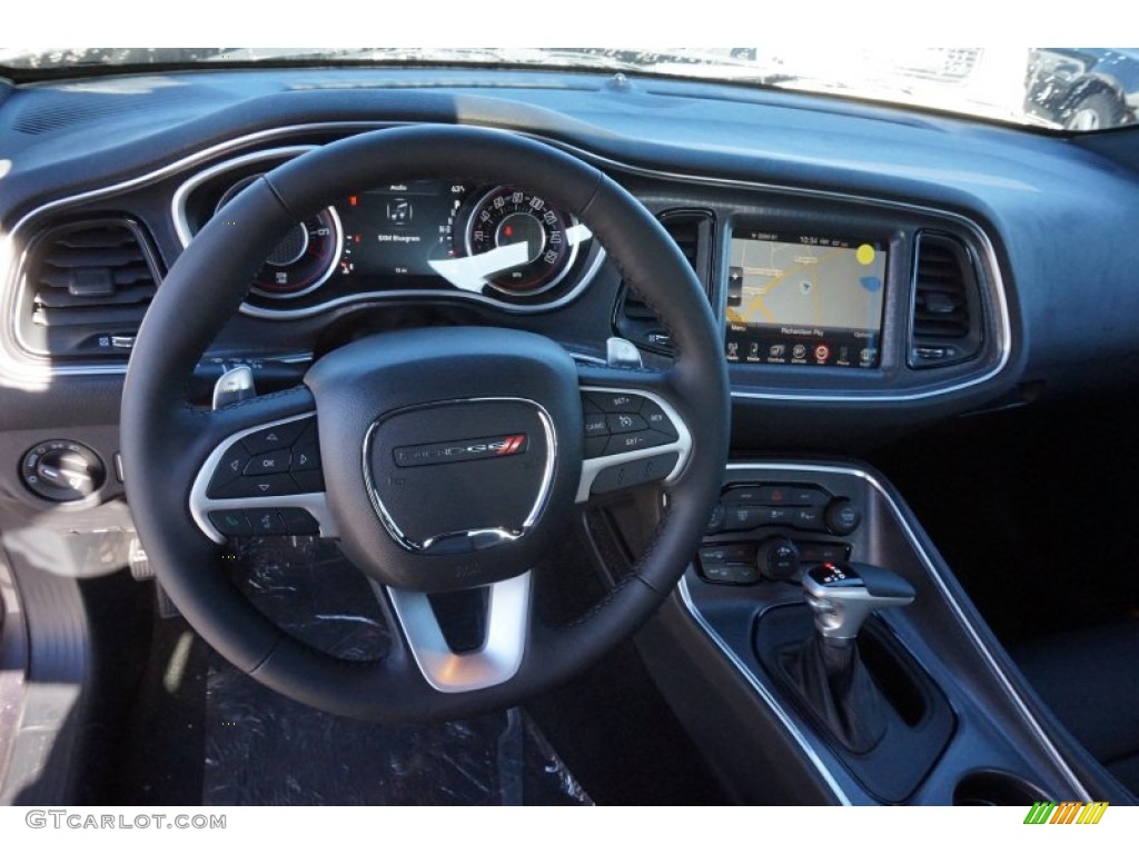 2015 Challenger SXT Plus - Granite Crystal Metallic / Black photo #8