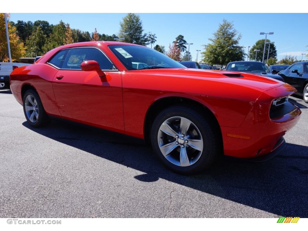 2015 Challenger SXT - TorRed / Black photo #4