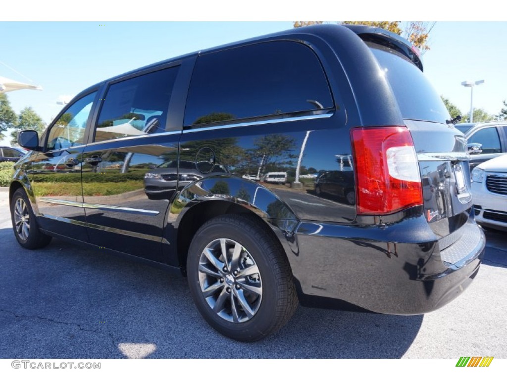 2015 Town & Country S - Brilliant Black Crystal Pearl / S Black photo #2