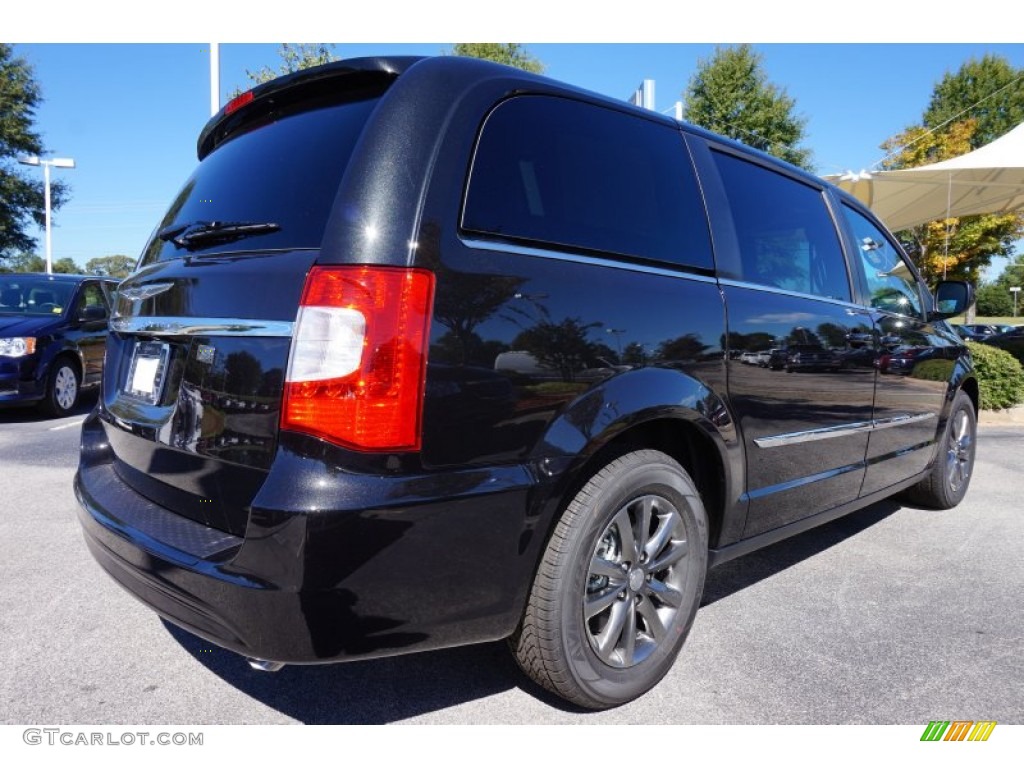 2015 Town & Country S - Brilliant Black Crystal Pearl / S Black photo #3