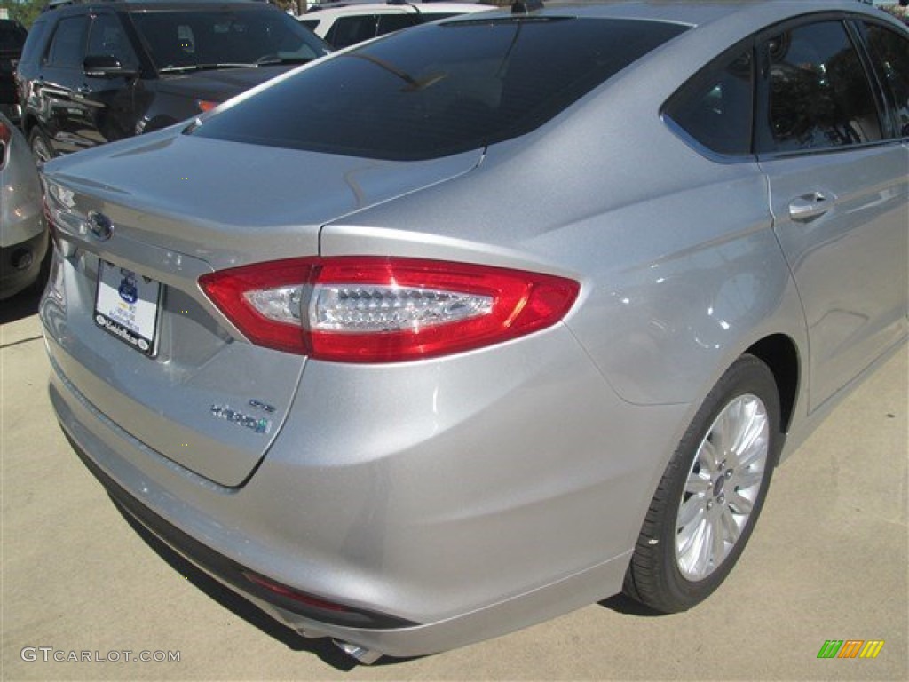 2015 Fusion Hybrid SE - Ingot Silver Metallic / Charcoal Black photo #10