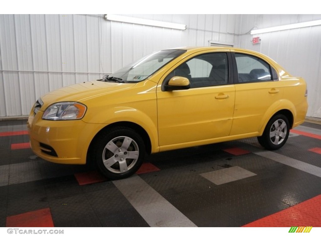 2010 Aveo LT Sedan - Summer Yellow / Charcoal photo #2