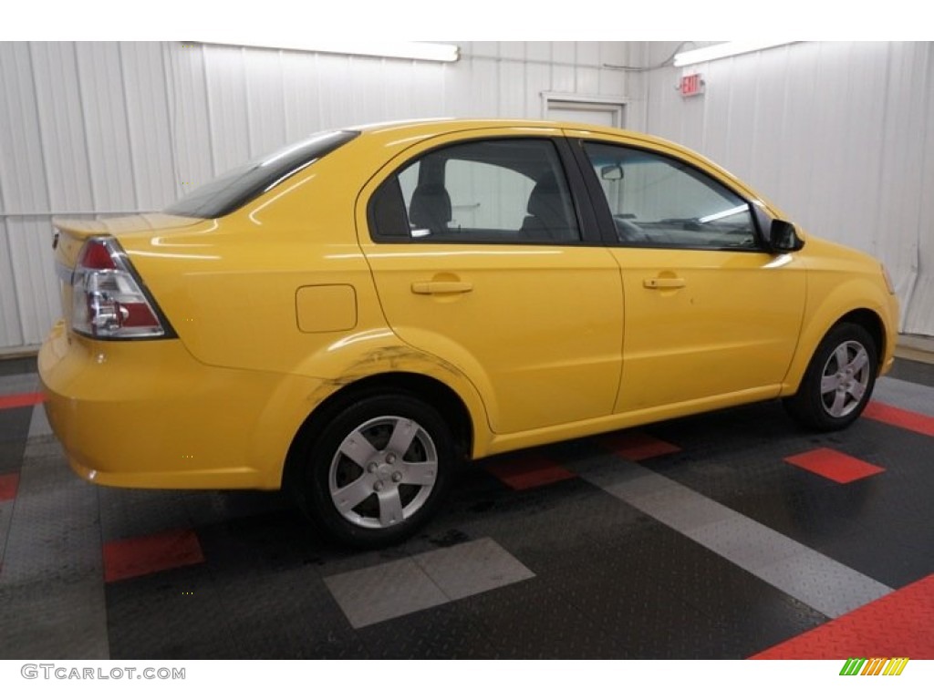 2010 Aveo LT Sedan - Summer Yellow / Charcoal photo #7
