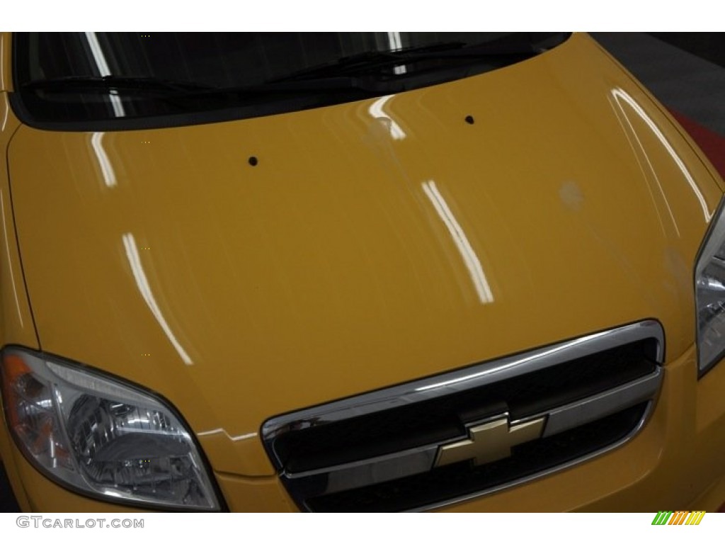 2010 Aveo LT Sedan - Summer Yellow / Charcoal photo #38