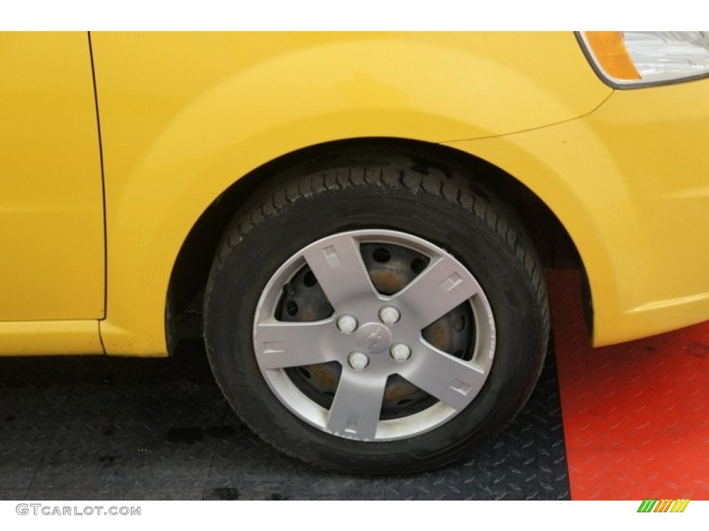 2010 Aveo LT Sedan - Summer Yellow / Charcoal photo #41