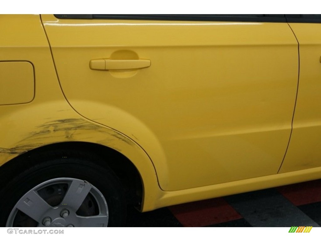 2010 Aveo LT Sedan - Summer Yellow / Charcoal photo #46