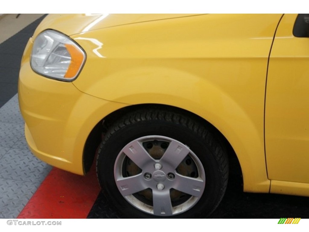 2010 Aveo LT Sedan - Summer Yellow / Charcoal photo #57