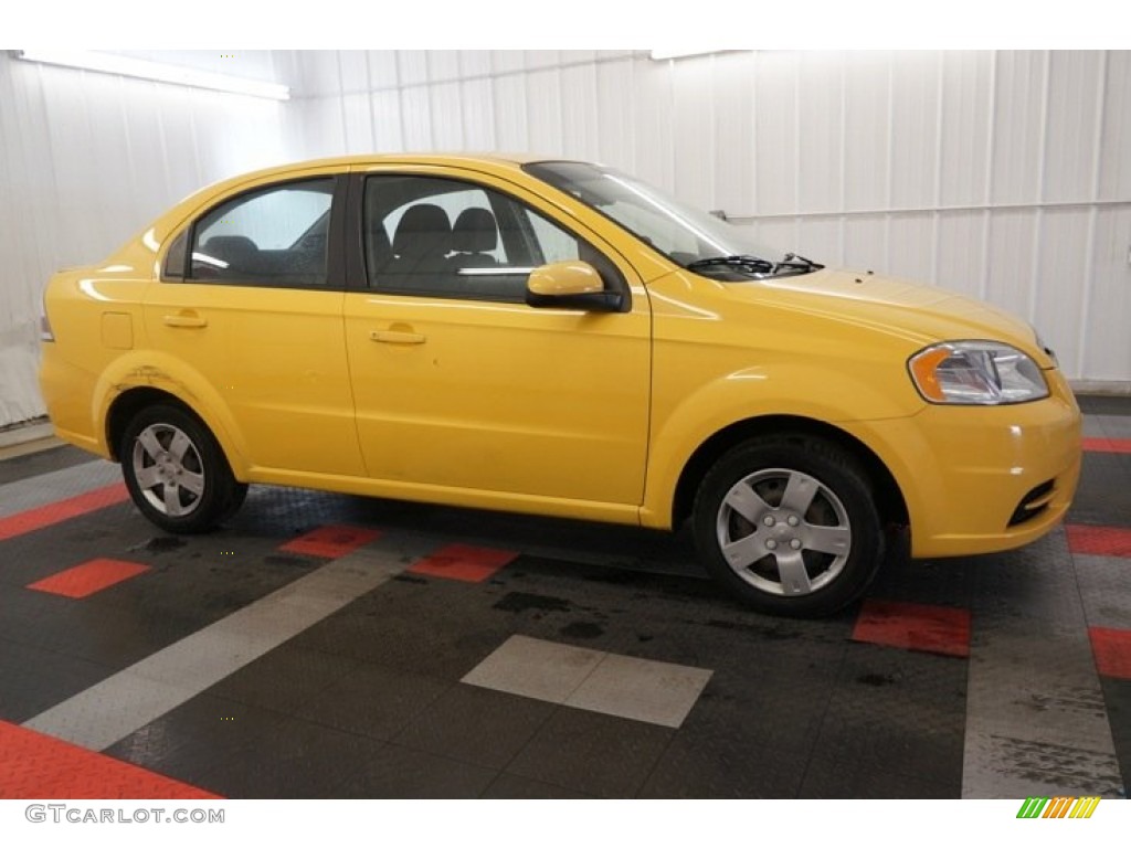 2010 Aveo LT Sedan - Summer Yellow / Charcoal photo #65