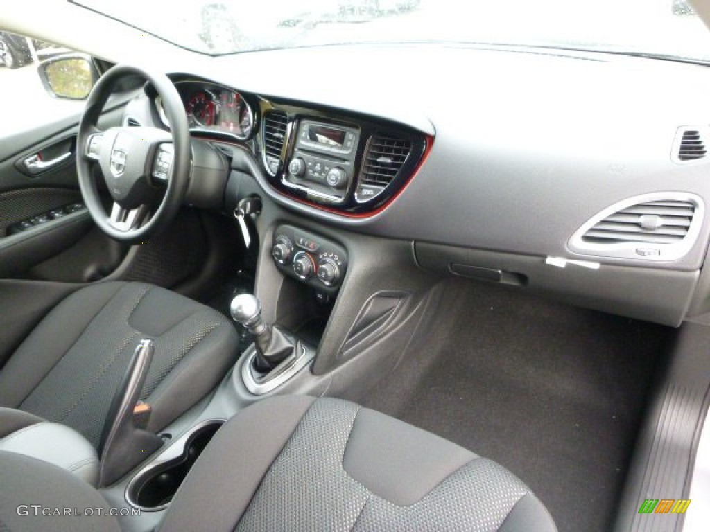 Black Interior 2015 Dodge Dart SE Photo #98351028