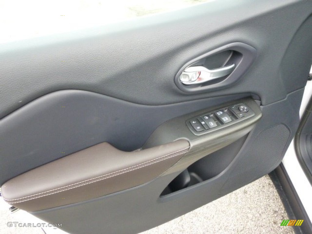 2015 Jeep Cherokee Limited 4x4 Indigo Blue/Brown Door Panel Photo #98352495