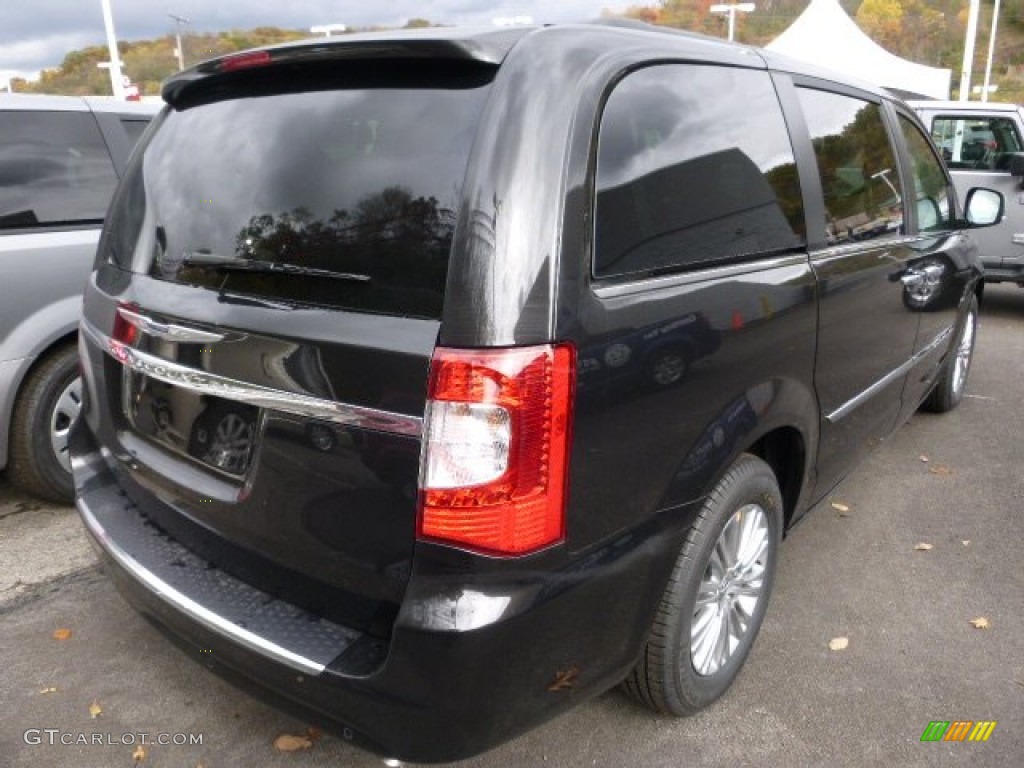 2015 Town & Country Touring-L - Mocha Java Pearl / Black/Light Graystone photo #4