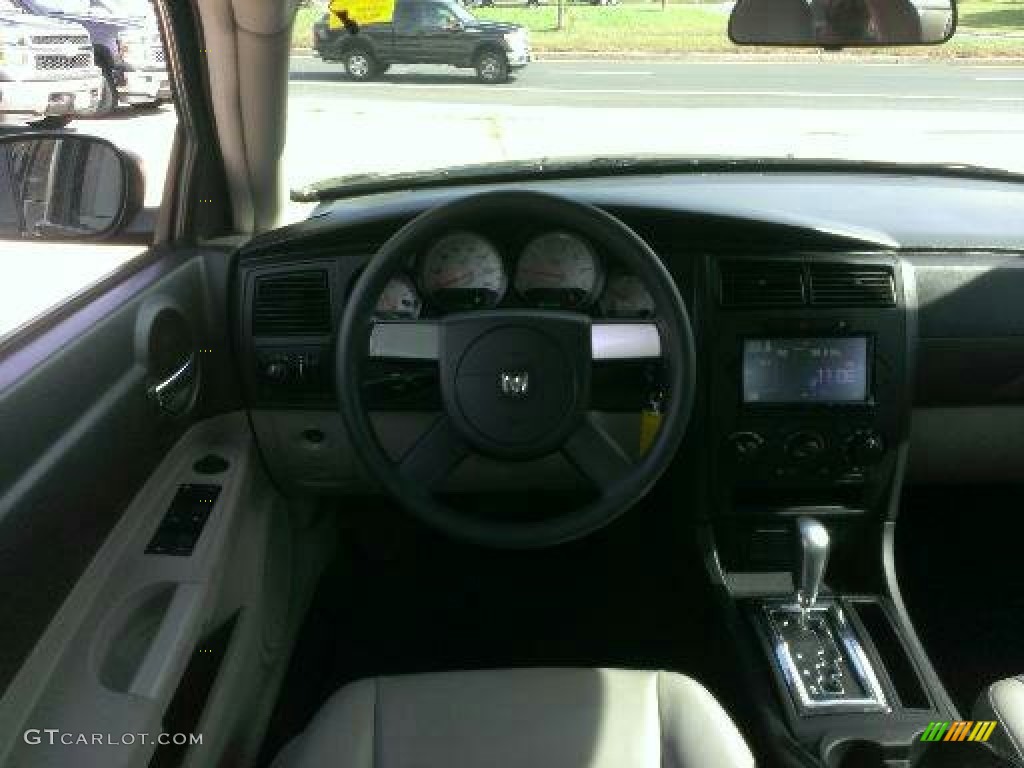 2006 Charger SXT - Brilliant Black Crystal Pearl / Dark Slate Gray/Light Graystone photo #12