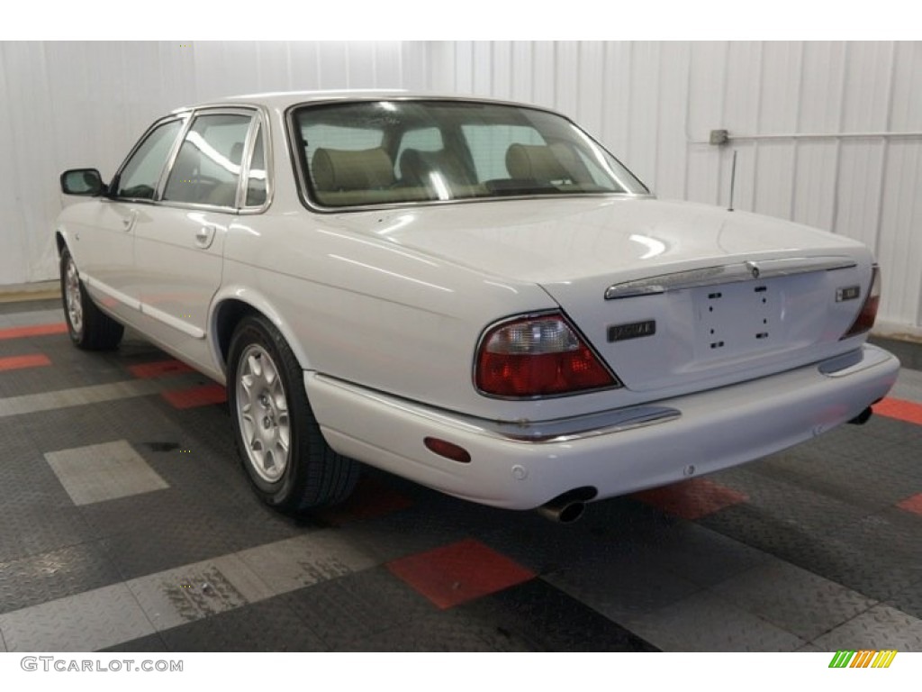 2001 XJ XJ8 - White Onyx / Cashmere photo #10