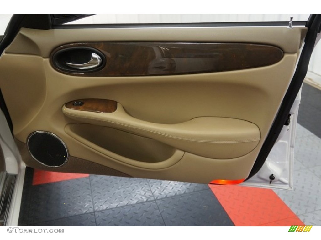2001 XJ XJ8 - White Onyx / Cashmere photo #16