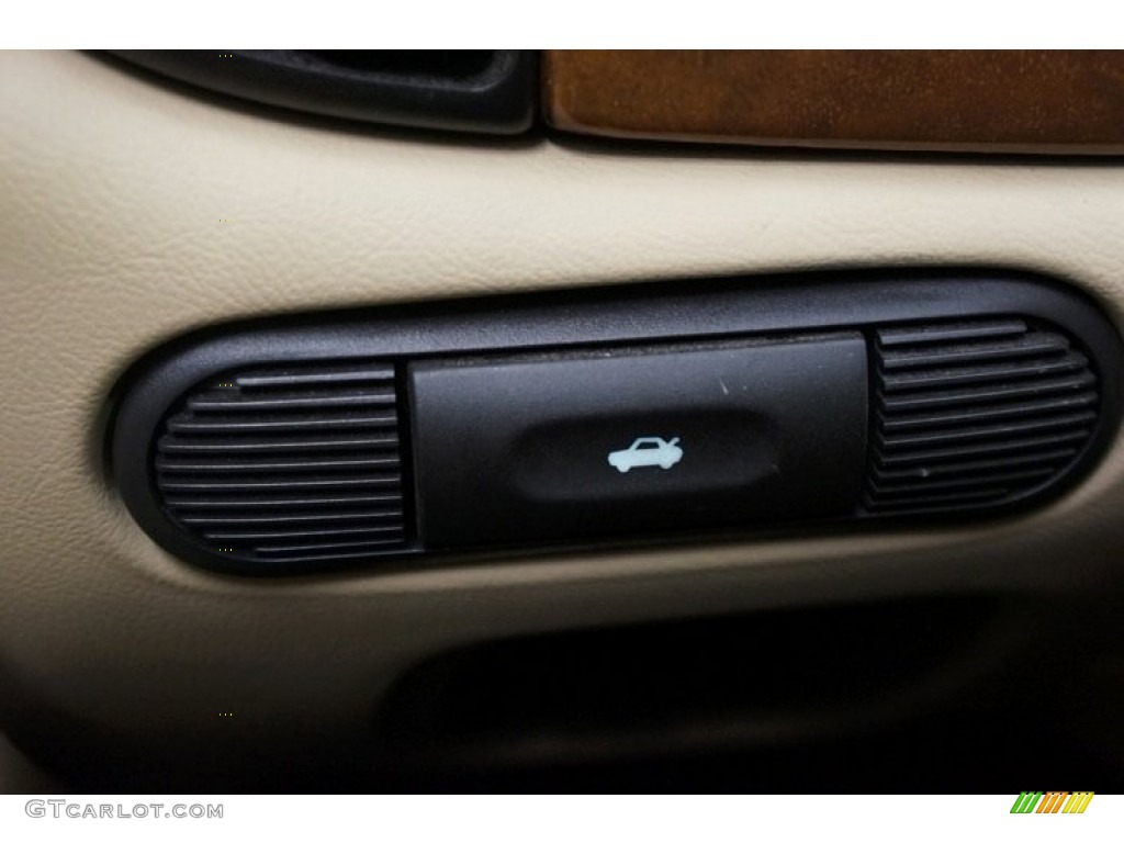 2001 XJ XJ8 - White Onyx / Cashmere photo #28