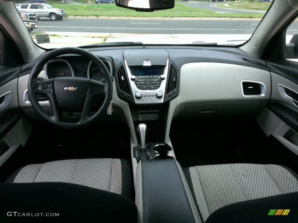 2010 Chevrolet Equinox LS Dashboard Photos