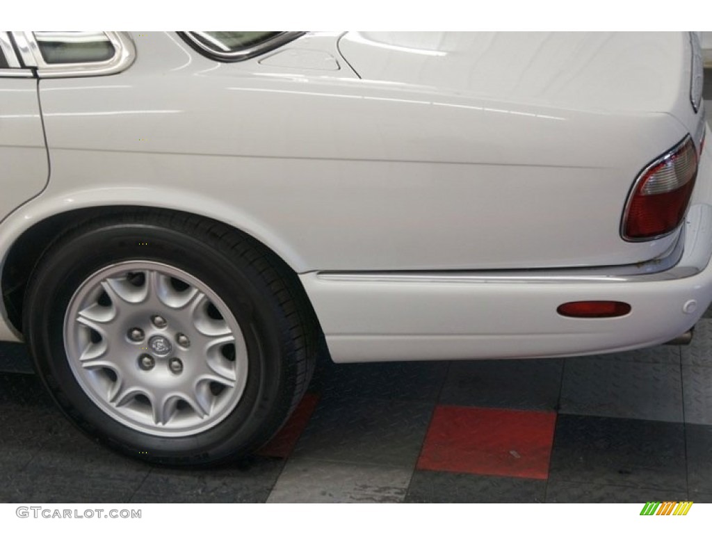 2001 XJ XJ8 - White Onyx / Cashmere photo #52
