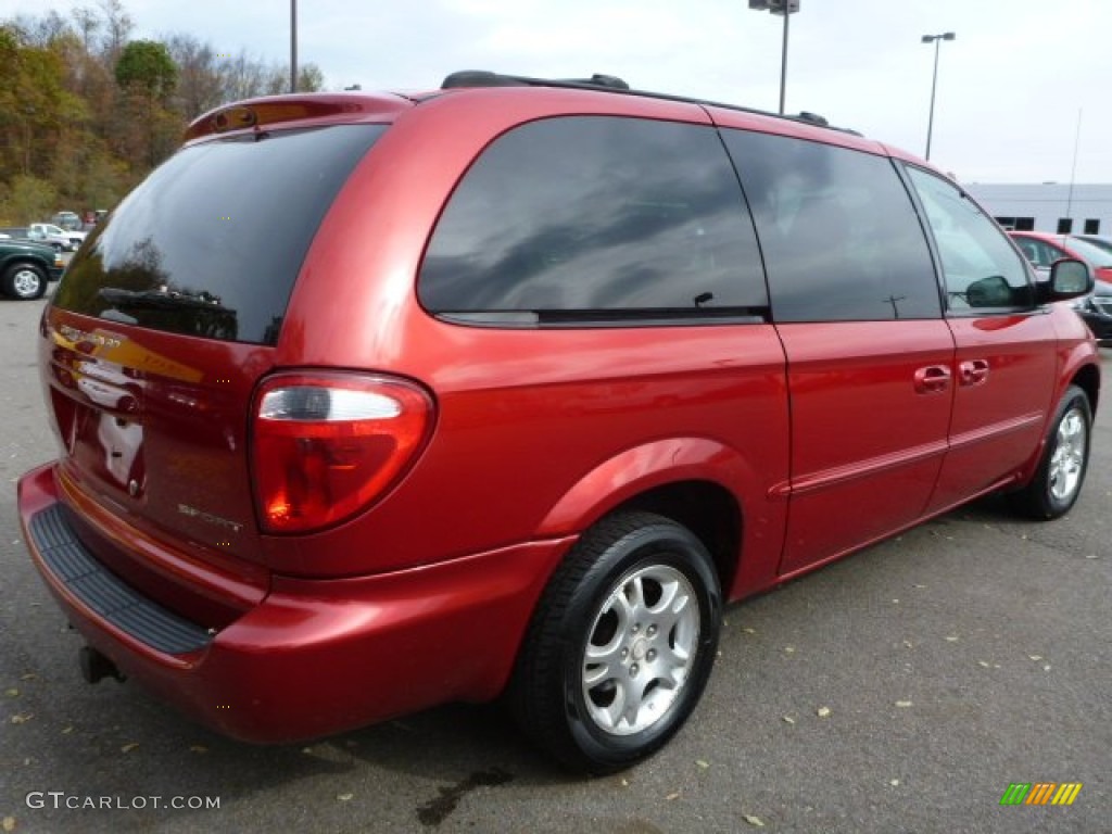 2002 Grand Caravan Sport - Inferno Red Pearl / Taupe photo #4