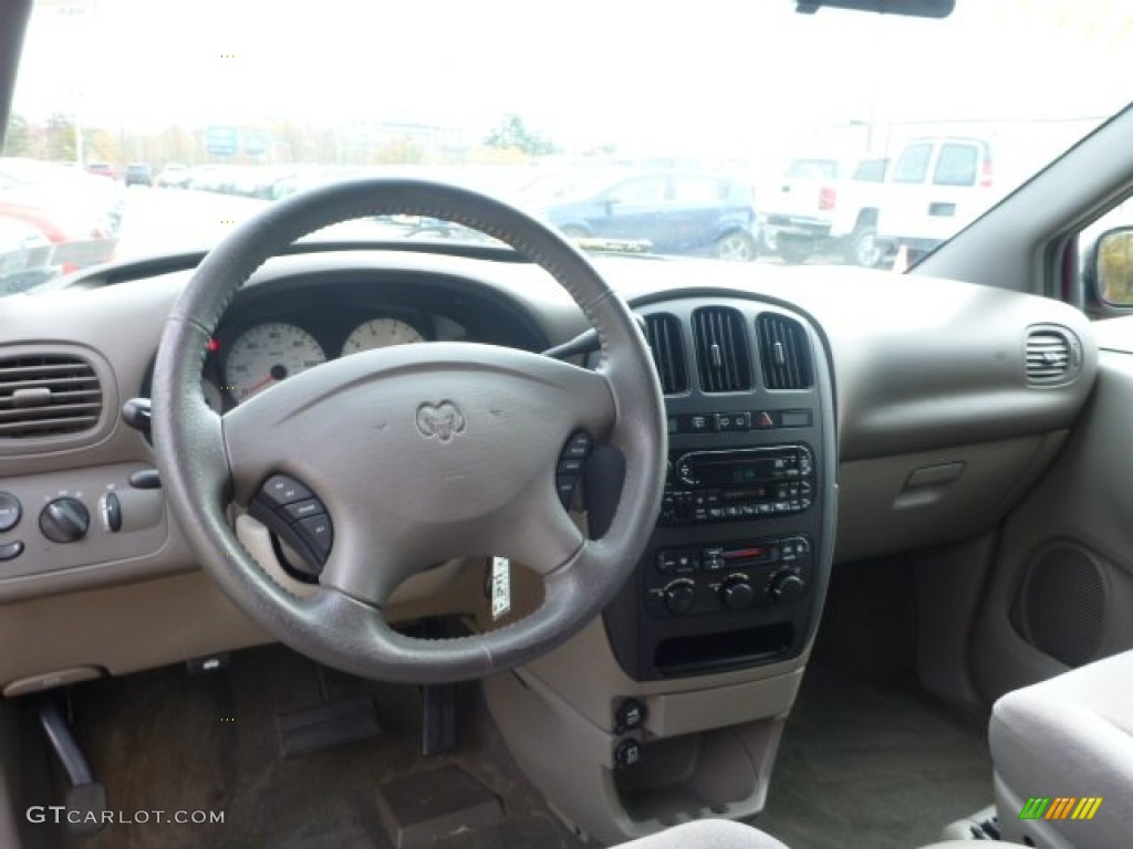 2002 Grand Caravan Sport - Inferno Red Pearl / Taupe photo #10