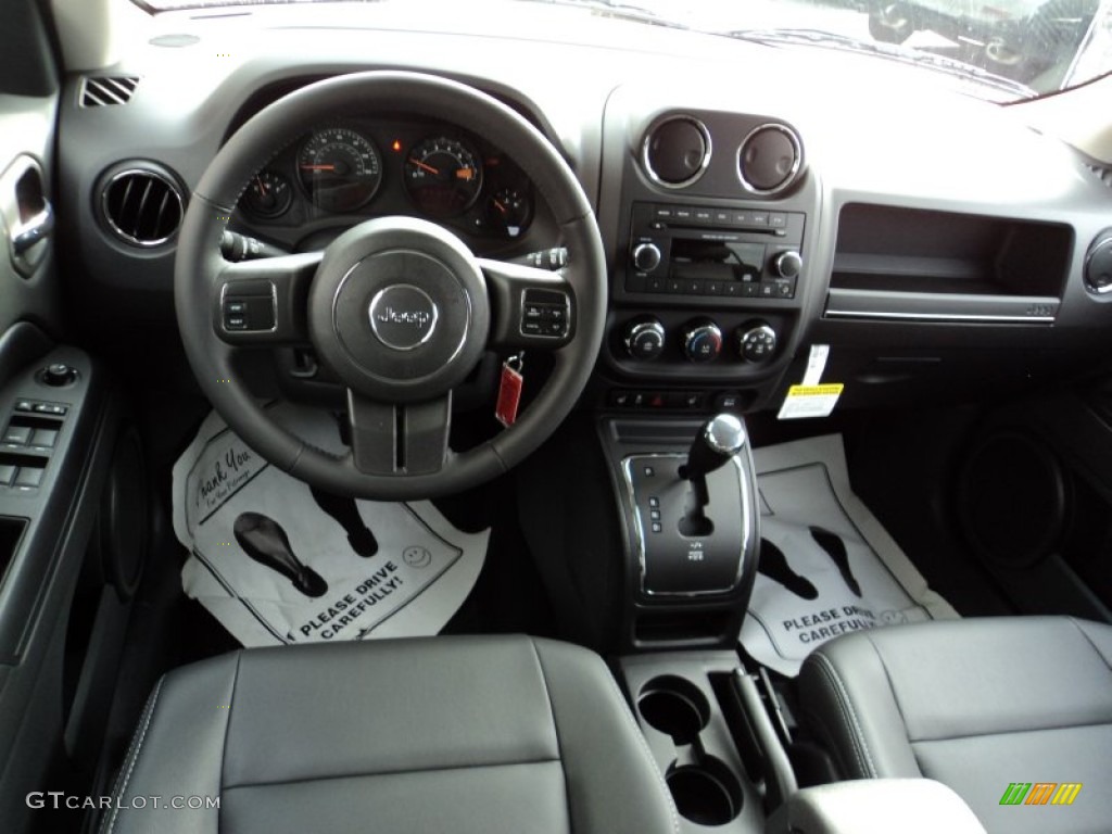 2015 Jeep Patriot High Altitude 4x4 Dashboard Photos
