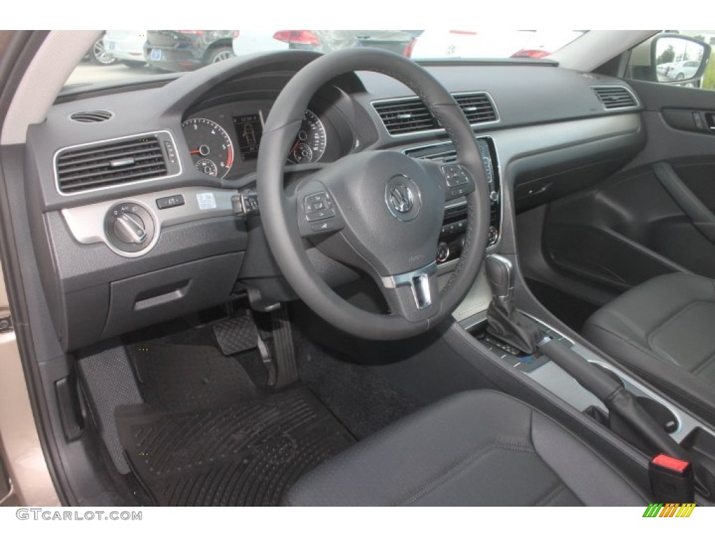 2015 Volkswagen Passat TDI SE Sedan Interior Color Photos