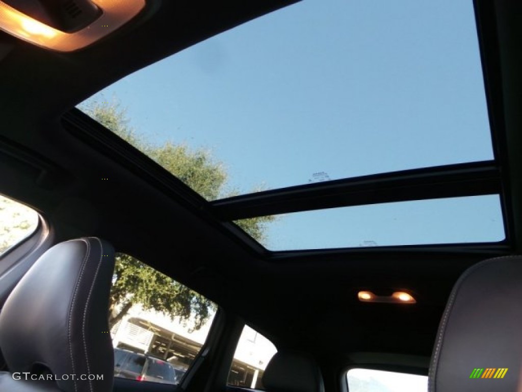 2015 Volvo XC60 T6 AWD R-Design Sunroof Photos