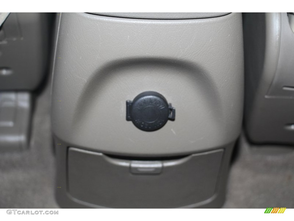 2008 Tucson SE - Platinum Silver / Gray photo #32
