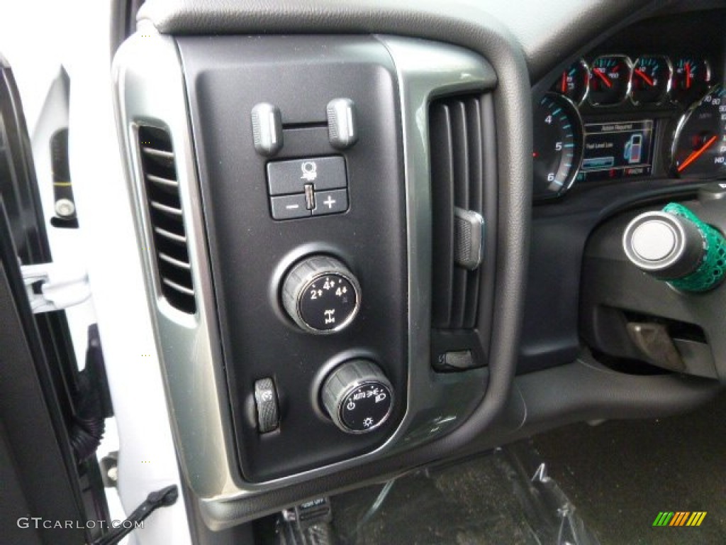 2015 Chevrolet Silverado 3500HD LT Crew Cab 4x4 Controls Photo #98373081