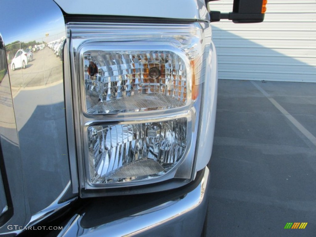 2015 F250 Super Duty XLT Crew Cab 4x4 - Oxford White / Steel photo #9