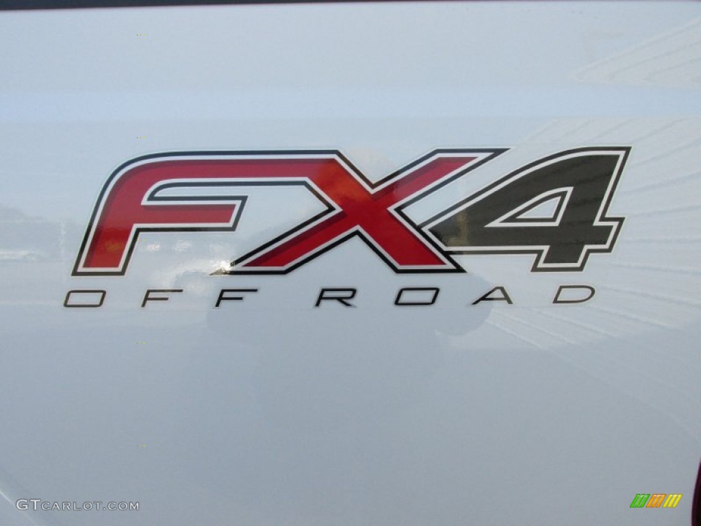 2015 F250 Super Duty XLT Crew Cab 4x4 - Oxford White / Steel photo #17