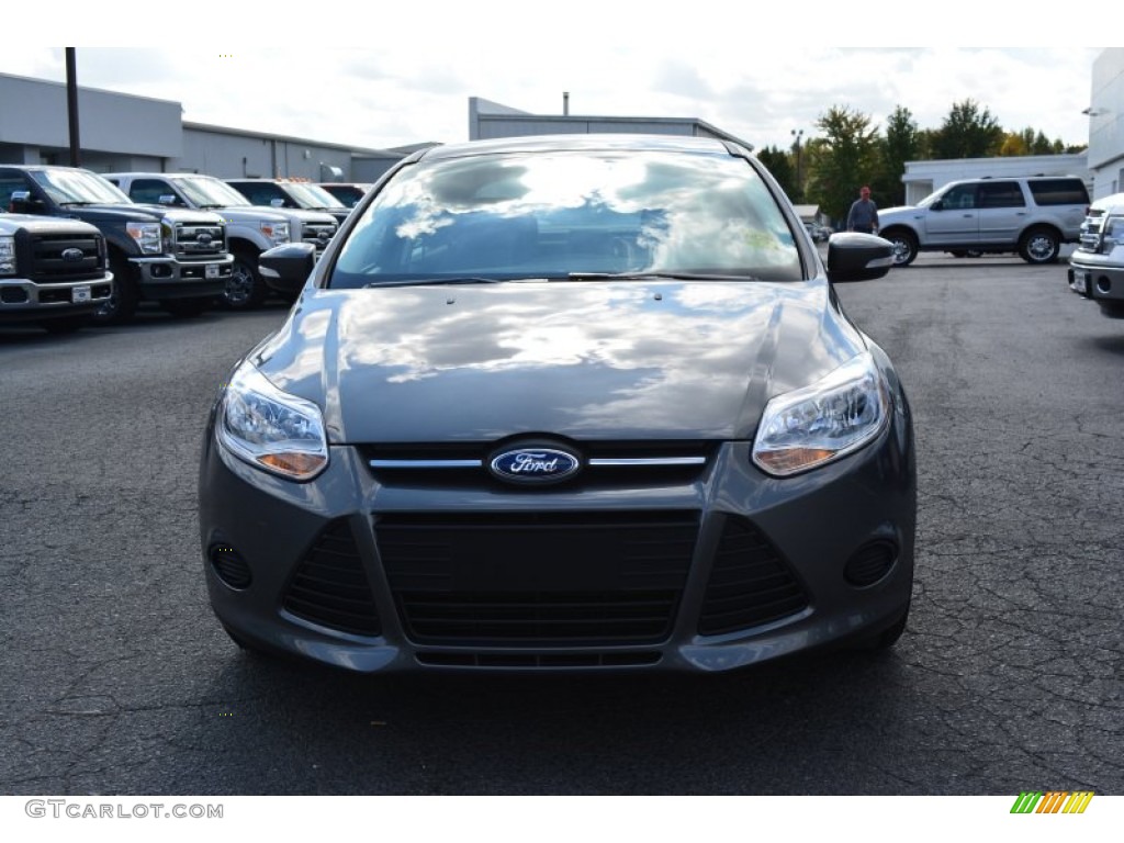 2014 Focus SE Sedan - Sterling Gray / Charcoal Black photo #4