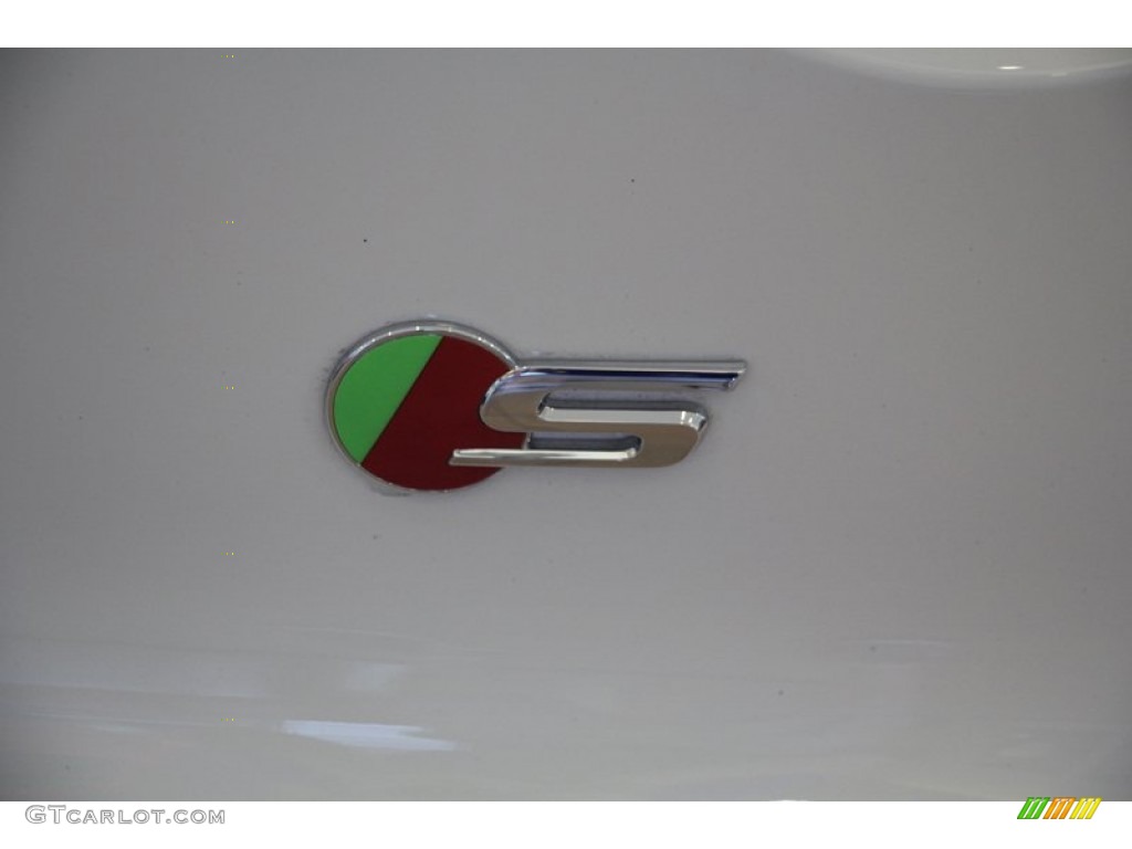 2015 Jaguar F-TYPE S Coupe Marks and Logos Photo #98391346