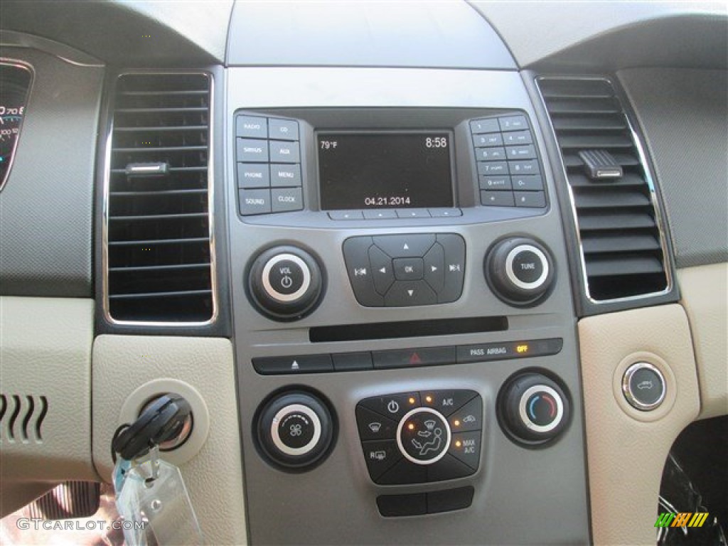 2015 Ford Taurus SE Controls Photo #98391376