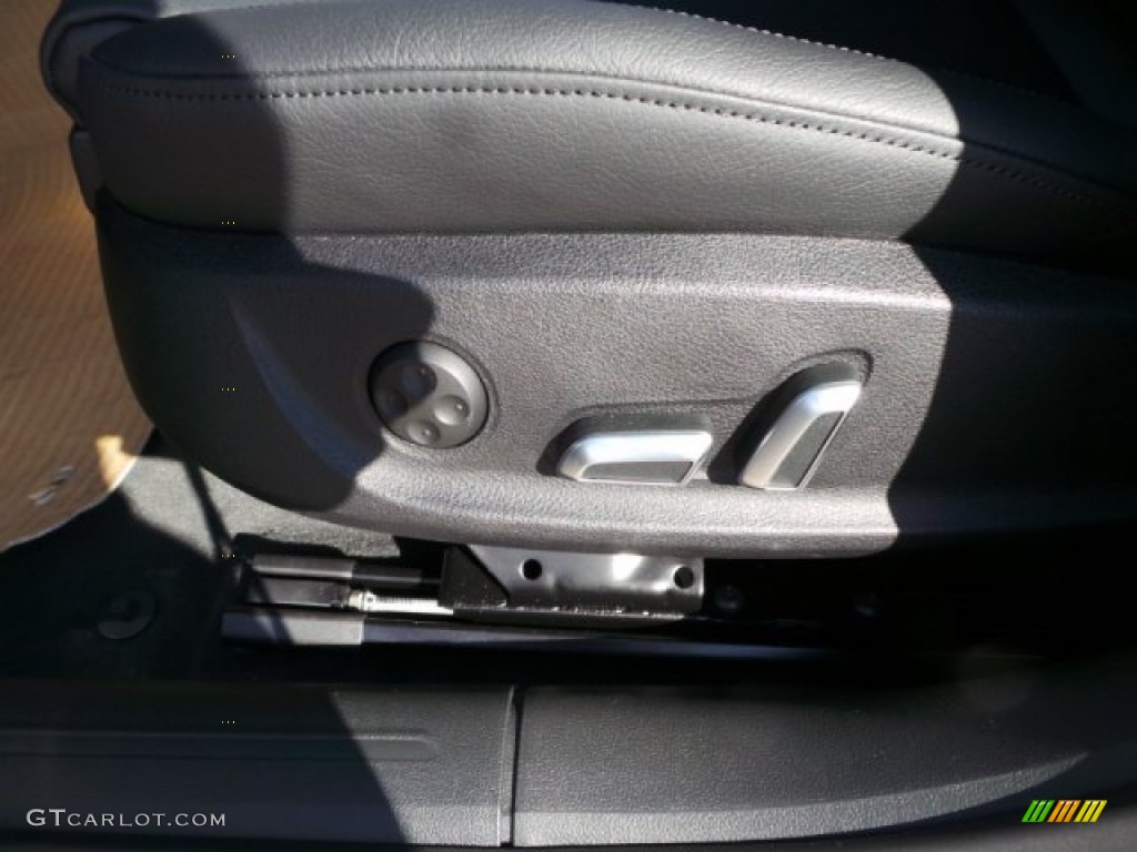 2015 A4 2.0T Premium Plus quattro - Florett Silver Metallic / Black photo #14