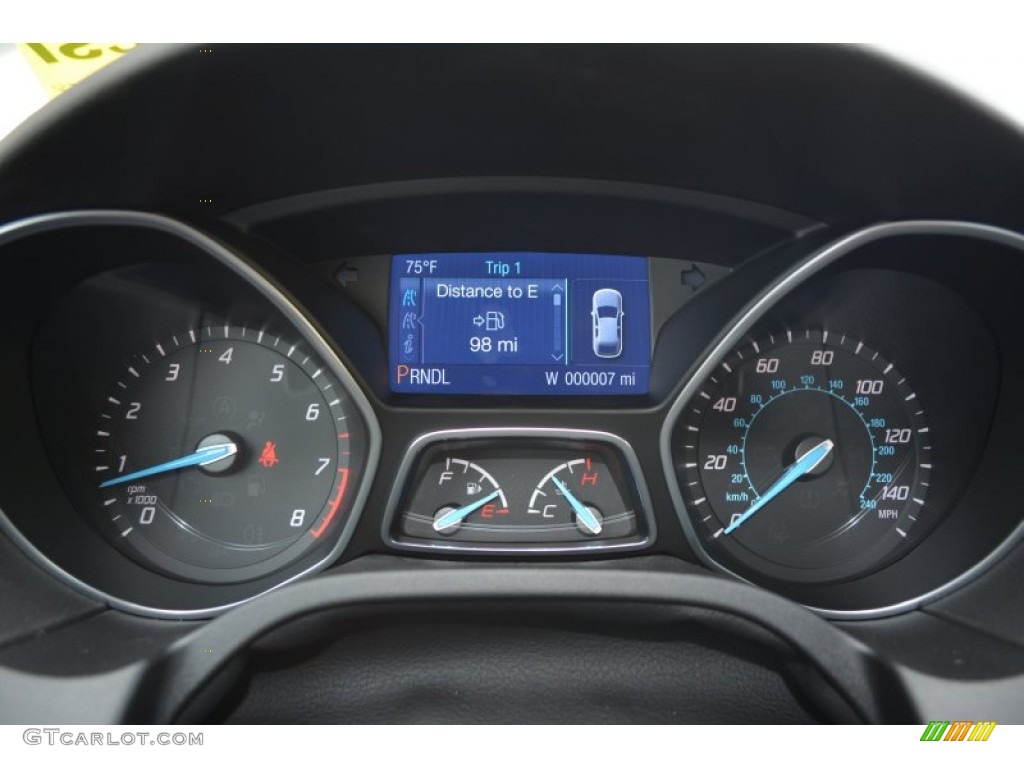 2014 Focus SE Sedan - Sterling Gray / Charcoal Black photo #18