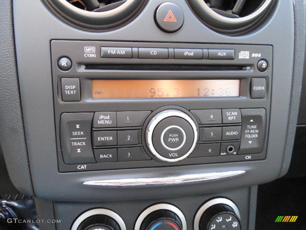 2014 Nissan Rogue S Audio System Photos
