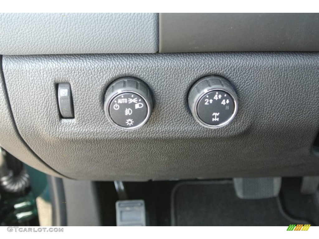 2015 Chevrolet Colorado Z71 Crew Cab 4WD Controls Photo #98404693