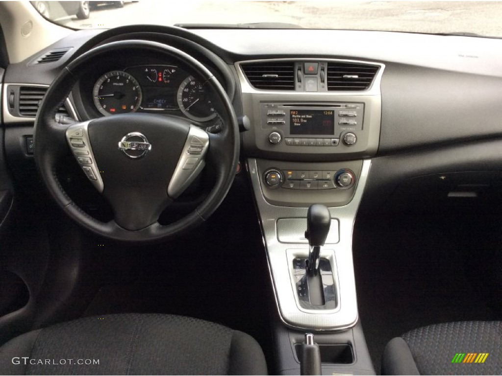 2013 Sentra SR - Aspen White / Marble Gray photo #15