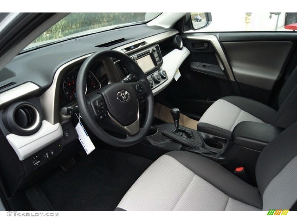 Ash Interior 2015 Toyota RAV4 LE AWD Photo #98408263