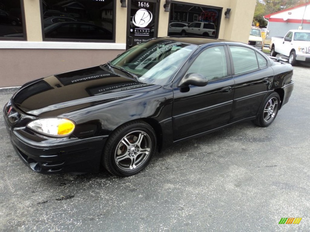 2002 Grand Am GT Sedan - Black / Dark Pewter photo #1