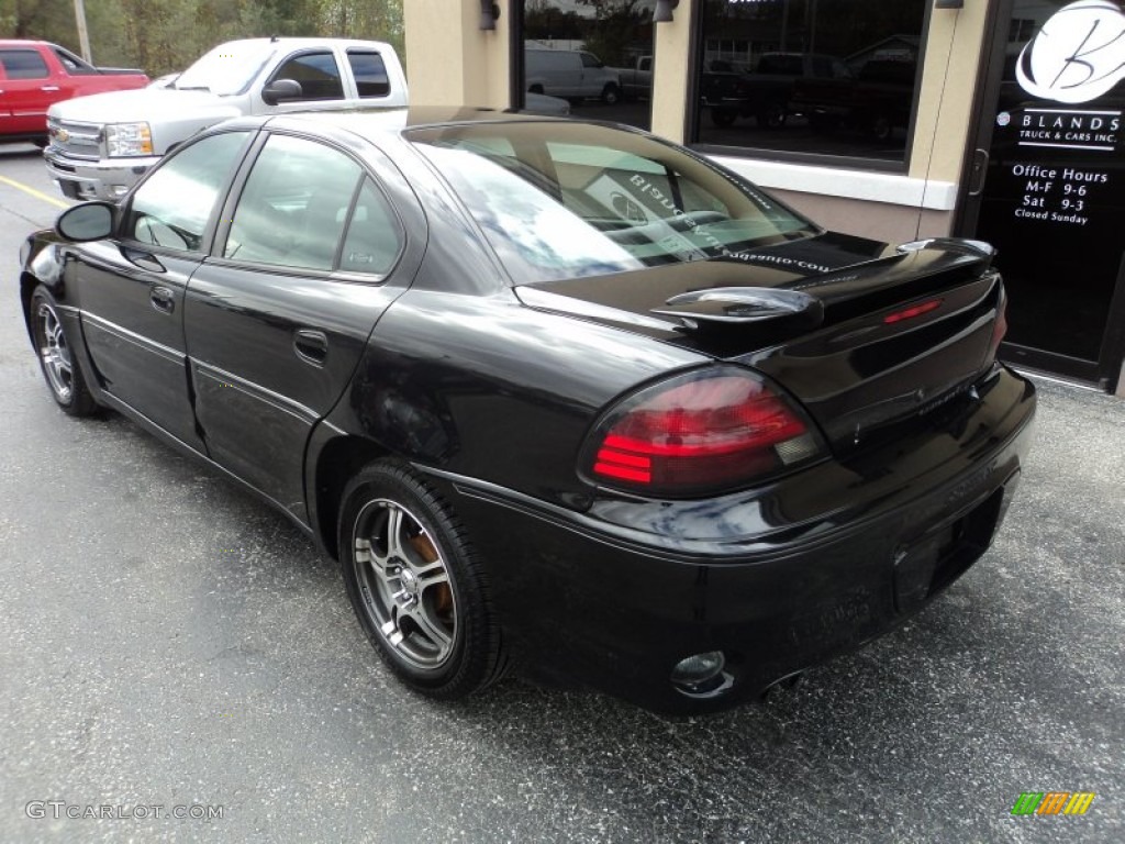 2002 Grand Am GT Sedan - Black / Dark Pewter photo #2