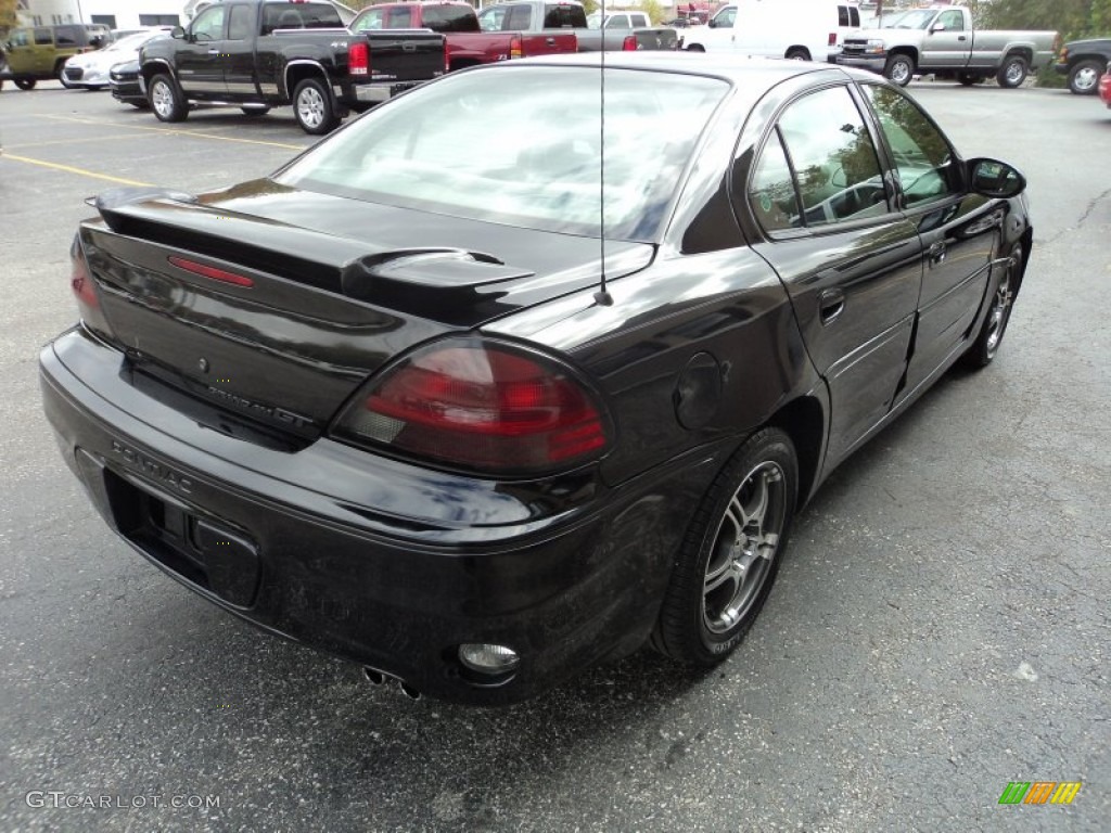 2002 Grand Am GT Sedan - Black / Dark Pewter photo #3