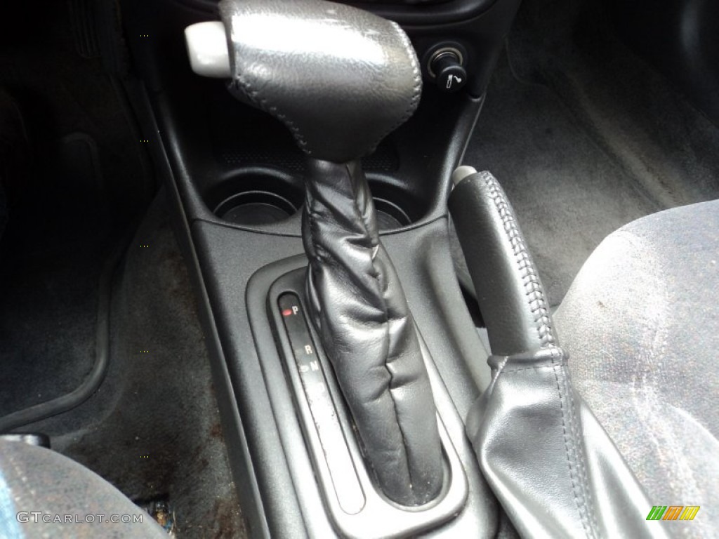 2002 Grand Am GT Sedan - Black / Dark Pewter photo #16