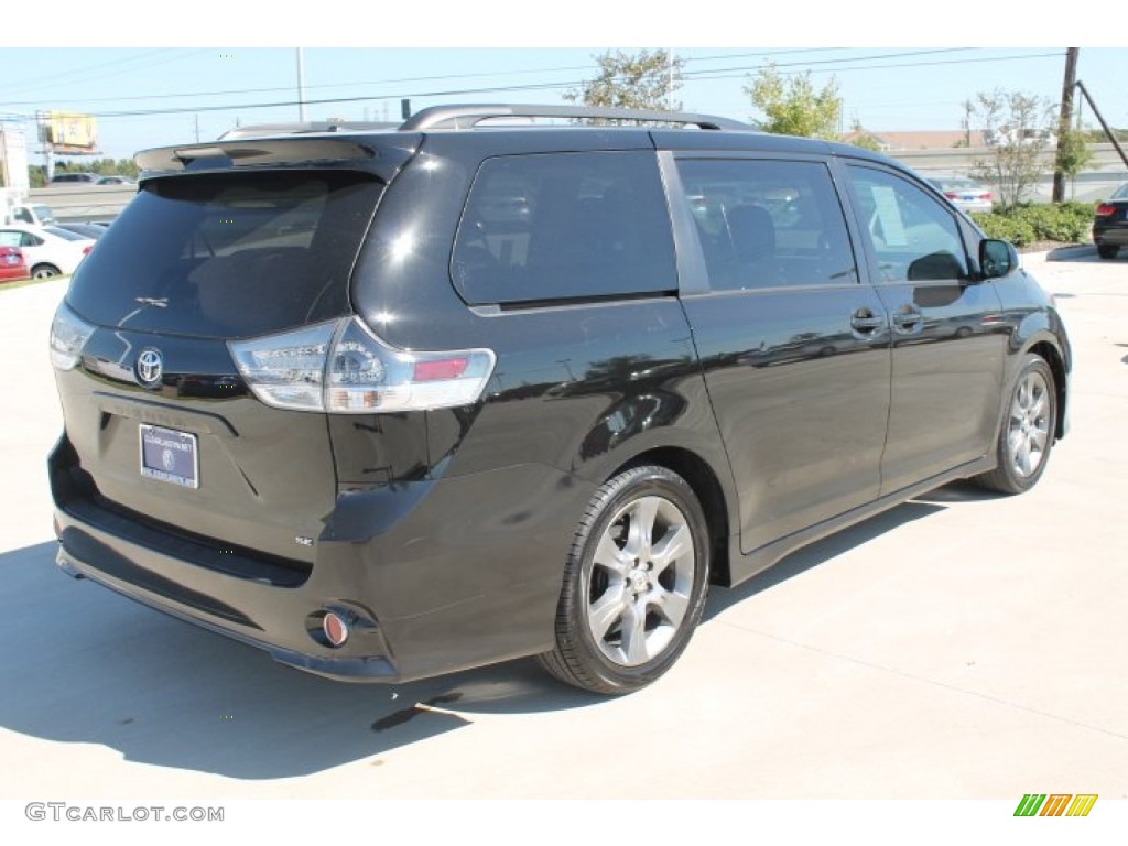 2011 Sienna SE - Black / Dark Charcoal photo #8