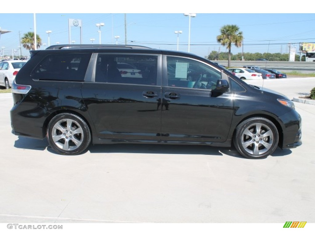 2011 Sienna SE - Black / Dark Charcoal photo #9